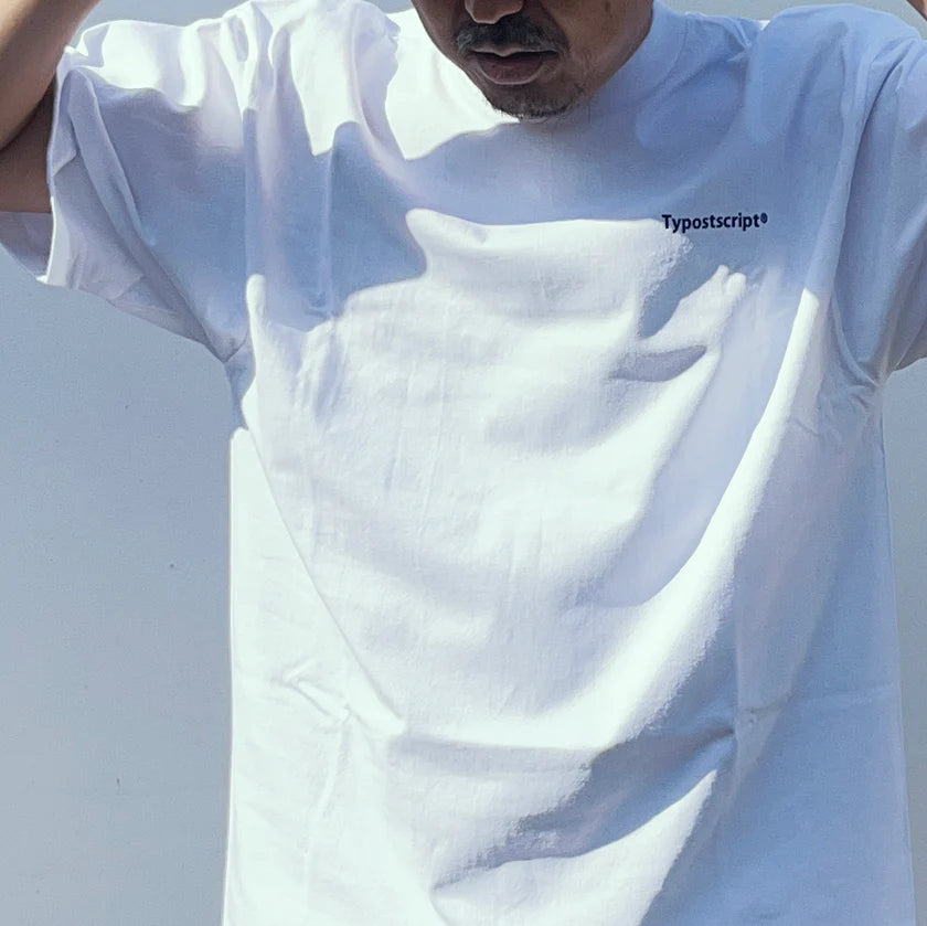 Typostscript® “PAGES TEE”
