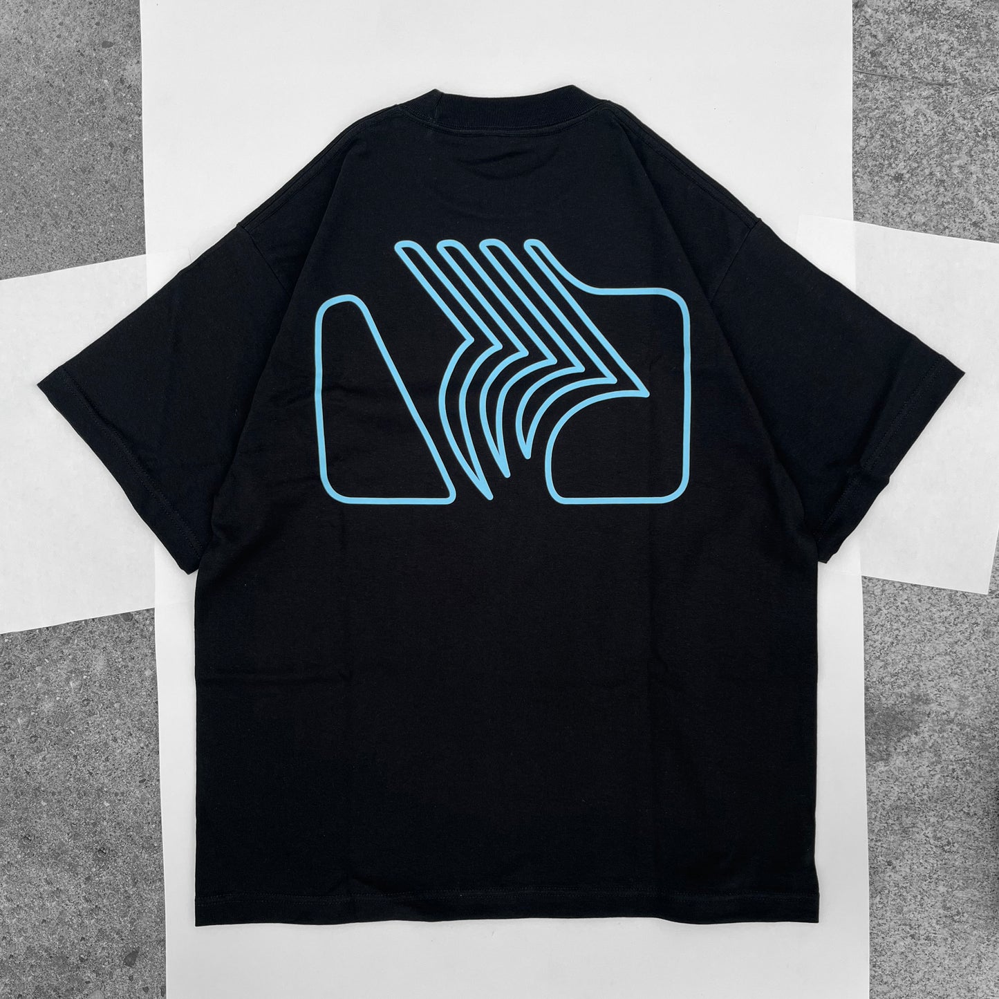 Typostscript® “PAGES TEE”