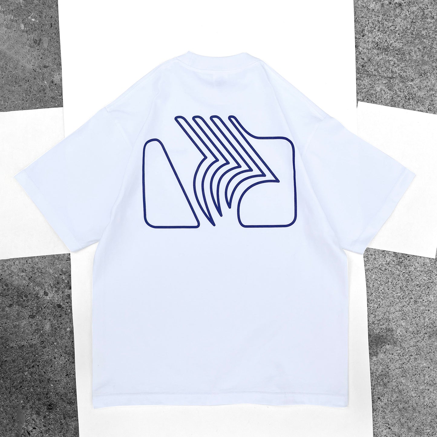 Typostscript® “PAGES TEE”
